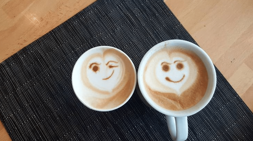 כוס קפה מחייכת - צילום לירון פורת